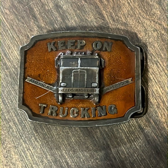 Keep on Truckin’ belt buckle - Picture 1 of 3